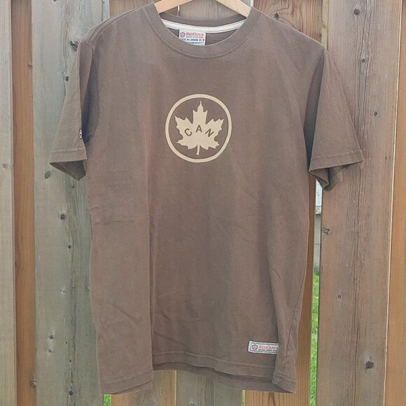 Red Canoe Mens Tee Shirt Brown S Cotton Short Sleeve Canadian Shield Maple Leaf - Picture 1 of 8